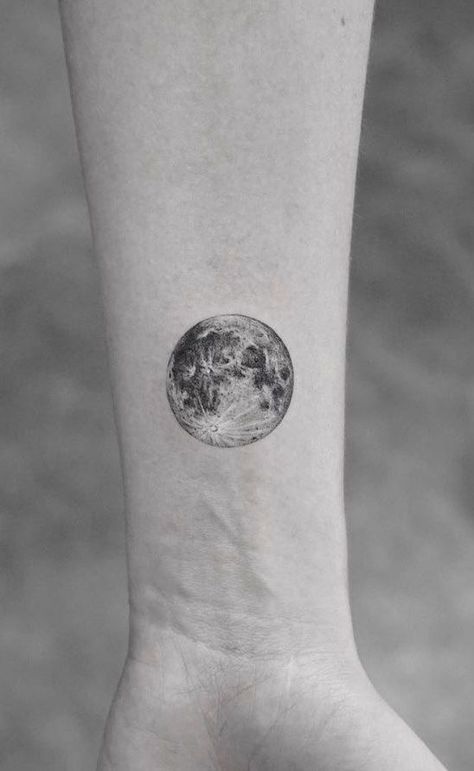 Simple Tattoos For Men, Small Spiritual Tattoos, Full Moon Tattoo, Cross Tattoos For Women, Beautiful Tattoos For Women, Planet Tattoos, Butterfly Tattoos For Women, Stick N Poke, Small Girl Tattoos