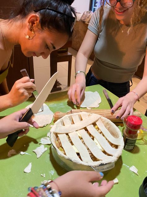 Baking Aesthetic Friends, Baking With Friends, Fall Sleepover, Reads Aesthetic, Baking Pie, Fall Friends, How To Make Pie, Baked Apple Pie, Spooky Szn