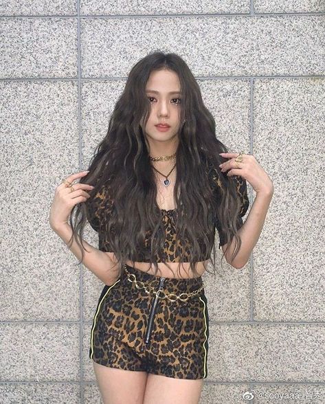 Blackpink Members, Kim Jisoo, Blackpink Photos, Blackpink Fashion, Lalisa Manoban, Blackpink Jisoo, Korean Girl, بلاك بينك, Kpop Girls