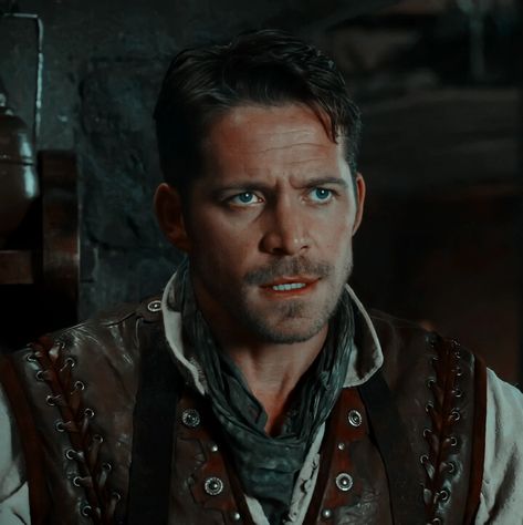 Sean Mcguire, Ouat Characters, Robin And Regina, Elizabeth Edwards, Famous Pirates, Sean Maguire, Time Aesthetic, Once Up A Time, Time Icon