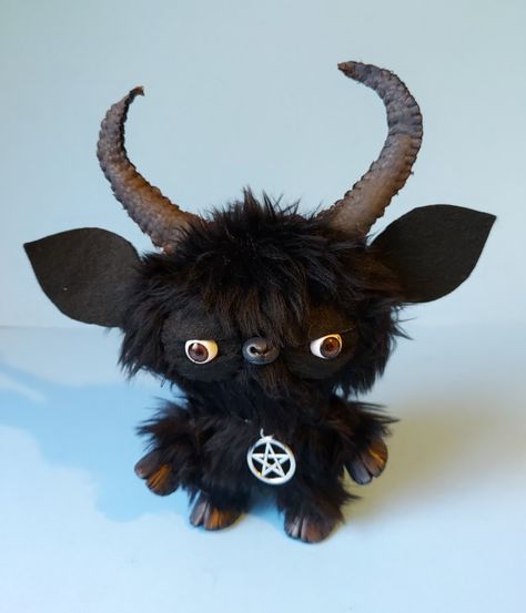 #baphomet #baphometplush #gothdoll #creepycute Baphomet Plush, Clay Creatures, Black Goat, Creepy Christmas, Sculpted Doll, Creepy Dolls, Creepy Cute, Cute Creatures, Cute Dolls