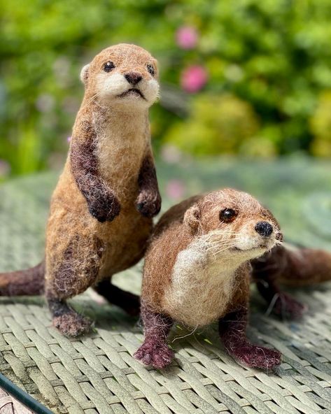 River Otter/otter Sculpture/needle Felted Otter/gift for Otter - Etsy UK Felt Otter, Otter Sculpture, Otter Gifts, Wire Armature, River Otter, Needle Felting Projects, New River, Needle Felt, Ikea Diy