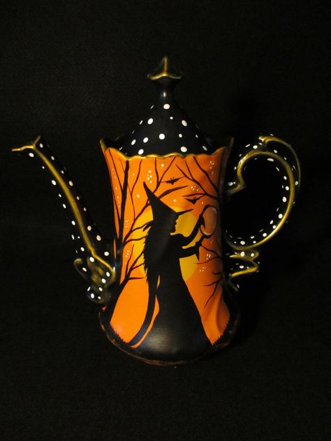 Halloween Teapot, Painted Teapot, Vintage Coffee Pot, Lefton China, Halloween Witches, Coffee Pots, Fall Halloween Decor, A Witch, Halloween Projects