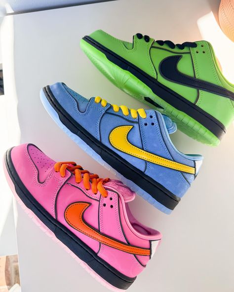 POWERPUFF SB DUNK LOWS 🩷💚💙 Team Bubbles, Buttercup, or Blossom? 💥 Sizes available: Buttercup: 12C (PS) 7 mens (8.5 women’s) Bubbles: 5.5 men’s (7 women’s) 7 men’s (8.5 women’s) Blossom: 6.5 men’s (8 women’s) 7 men’s (8.5 women’s) 8 men’s (9.5 women’s) **if we do not have your size, please comment what size you are looking for** 100% authentic ✅ FLYKICKSCO.COM 📲🛒 Nike Sb Powerpuff, Powerpuff Dunks, Outfit Drip, Nike Dunks Low, Shoe Painting, Dunks Outfit, Super Nana, Dunk Lows, Dunks Low