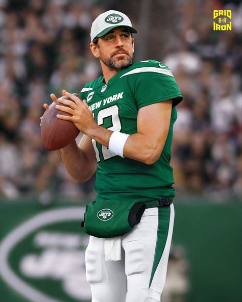 Aaron Rodgers Jets, Aaron Rogers, I Got A Man, Chico California, Nfl Player, Ny Jets, American Football Players, Aaron Rodgers, Football Field