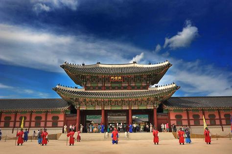 Gyeongbokgung Palace Seoul Tourist Attractions, Korea Tourist Attractions, Seoul Attractions, Gyeongbokgung Palace, Visit Seoul, Korea Tourism, Seoul Travel, Busan South Korea, South Korea Travel