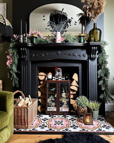 Goth Fireplace Decor, Goth Fireplace, Bohemian Fireplace Decor, Moody Fireplace, Bohemian Fireplace, Home Decor Ideas Paint, Black Fireplace Mantel, Black Fireplace Surround, Cottage Academia