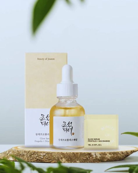 🌼 Discover Beauty of Joseon Glow Serum: Propolis + Niacinamide 30ml! 🌟 Illuminate Your Skin with Beauty of Joseon! 🌟 Reveal a radiant, even complexion with this glow-enhancing serum. Infused with 60% propolis extract and 2% niacinamide, it targets dullness, enlarged pores, and uneven skin tone for a revitalized look. 🔑 Benefits: ✨ Controls sebum production for a matte finish 🌼 Enriched with anti-inflammatory propolis extract 💧 Hydrates and nourishes the skin 🌟 Brightens and evens out skin t... Enlarged Pores, Uneven Skin Tone, Branding Photos, Skin Tones, Serum, Skin Care, Skin, Beauty