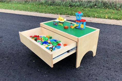 25 Homemade DIY Lego Table Plans with Storage - Blitsy Wooden Train Table, Diy Lego Table, Table Lego, Lego Table With Storage, Lego Desk, Lego Table Diy, Lego Plates, Kids Organization, Pocket Hole Joinery