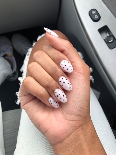 White With Black Dots Nails, White Nails Black Polka Dots, Red Nails With White Polka Dots, Nail Inspo Polka Dots, Black And White Nails Polka Dots, Poca Dot Nails, Pokadot Nails French Tip, Simple Polka Dot Nails, Polk A Dot Nails