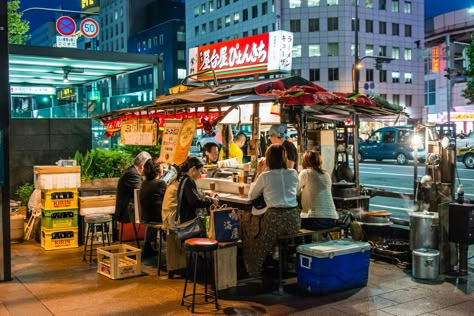 Food stall or yatai in Fukuoka Korean Food Stall, Ramen Cart, Korean Festival, Street Food Stall, Street Food Design, Noodle Bar, Food Stall, Restaurant Ideas, Food Cart