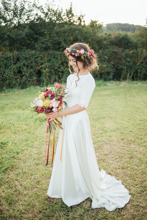 Wedding Bride Flower Crown, Wedding Hairstyle Flower Crown, Bride Hairstyles Flowers, Wedding Flower Crown Hairstyles, Wedding Hairstyles Flower Crown, Wedding Dress With Flower Crown, Wedding Hair With Flower Crown, Small Flower Crown, Wedding Dress Flower Crown