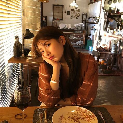 Suzy Bae Aesthetic, Bae Aesthetic, Suzy Bae, Bae Suzy, Home Ideas, Glass