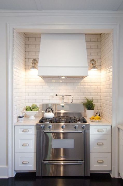 Nate Berkus, Bathroom Color, Kitchen Redo, Kitchen Reno, White Cabinets, Beautiful Kitchens, Kitchen Space, Color 2, White Kitchen