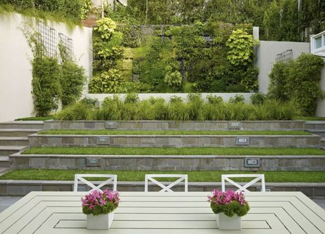 We love ideas that combine imagination and innovation. Vertical gardens and landscapes are one of the most creative ways to take advantage of a small backyard. Read more in this article: Modern Backyard Design, Retaining Wall Design, Vertical Garden Design, Sloped Backyard, Vertical Gardens, Walled Garden, Modern Backyard, Front Yard Garden, Backyard Makeover