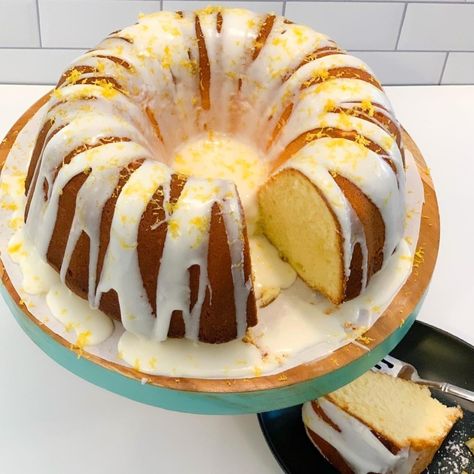 Lemon Buttermilk Pound Cake - Chef Lorious Lemon Buttermilk Cake Recipe, Lemon Buttermilk Pound Cake, Cupcake Truck, 7 Up Cake, Pound Cake Recipes Easy, Buttermilk Pound Cake, Lemon Pound Cake Recipe, Lemon Dessert Recipes, Best Cake