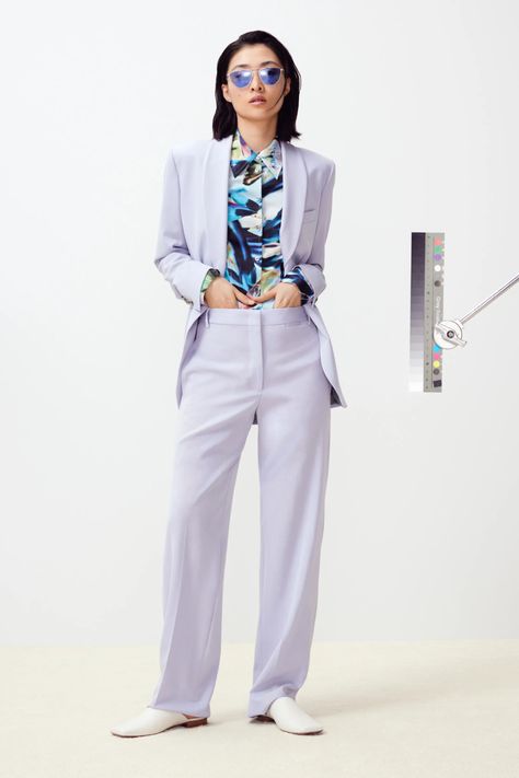 Paul Smith Fall 2022 Ready-to-Wear Collection | Vogue Paul Smith Women, Office Suit, Fashion Forecasting, Fall 2022, Fashion Show Collection, Paul Smith, Paris Fashion Week, The Fashion, Suits For Women