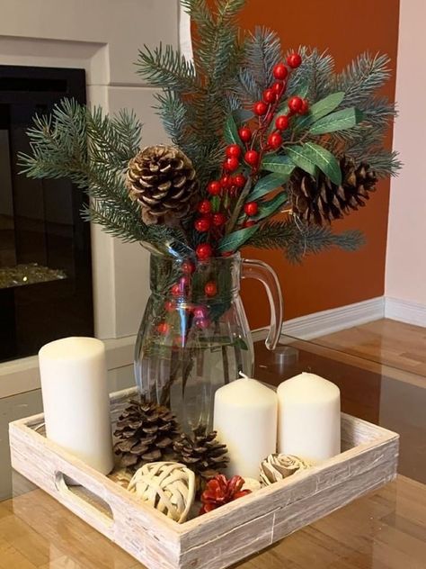 Winter Table Centerpieces, Ideas Decoracion Navidad, Christmas Coffee Table Decor, Christmas Decorations Centerpiece, Pretty Christmas Decorations, Christmas Homemade, Cozy Christmas Decor, Christmas Homescreen, Christmas Candle Decorations