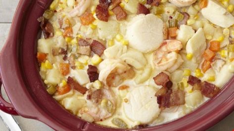 A creamy chowder full of shrimp, scallops, and chunks of halibut gets hearty flavor and a touch of sweetness from sweet corn, potatoes, and bacon. Slow Cooker Fish, Fish Chowder Recipe, Baked Potato Soup Easy, Fish Chowder, Slow Cooker Lentils, Vegetable Soup With Chicken, Seafood Chowder, Chowder Recipe, Slow Cooker Tacos