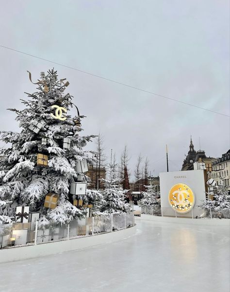 by @josefinesimonedahl on instagram | winter | christmas aesthetic | chanel | ice skating | copenhagen Denmark Winter, Winter Christmas Aesthetic, Copenhagen Winter, Chanel Christmas, Aesthetic Chanel, Winter Aesthetics, Copenhagen Christmas, Winter Inspo, Ice Rink