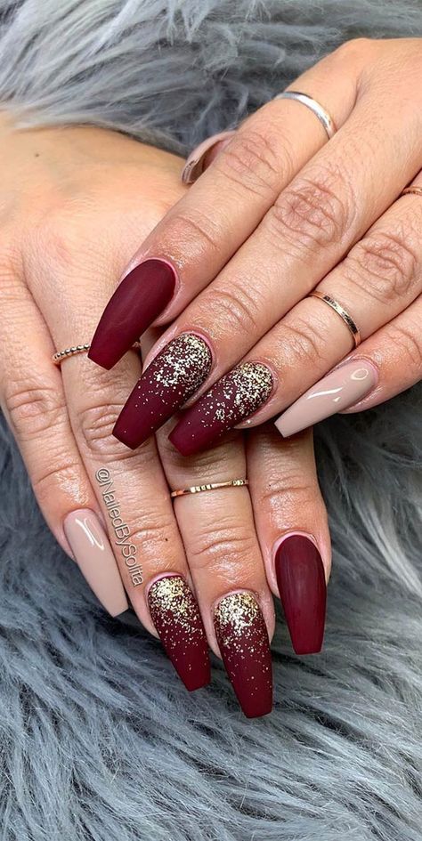 2. Burgundy & nude nails Prefer a little more obvious sparkle with your burgundy and nude nails? The nails feature two colours in burgundy... Matte With Glitter Nails, Maroon Nails Acrylic, Nails Maroon, Maroon Nail Designs, Nails Burgundy, Burgundy Nail Designs, Fall Wedding Nails, Nail Art Noel, Fall Ombre