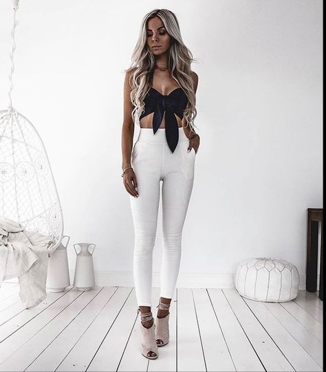 Semi Formal Dresses Wedding, Semi Casual Outfit Women, Casual Women's Outfits, Kirsty Fleming, Casual Outfit Women, Semi Casual Outfit, Casual Crop Tops, Wedding Guest Outfit Winter, Semi Casual