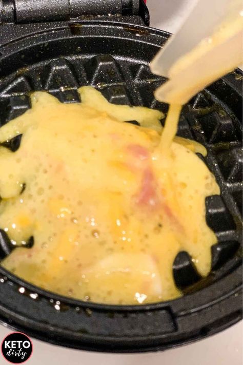 Eggs In Waffle Iron, Chaffles Recipe Keto Easy, Eggs In Waffle Maker, Easy Keto Breakfast, Mini Waffle Maker, Waffle Iron Recipes, Waffle Machine, Waffle Maker Recipes, Low Carb Pancakes