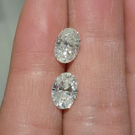 Leaders In Custom Moissanite on Instagram: “Another oval comparison between crushed ice (top) and diamond cut (bottom). The diamond cut is 61% tall and the crushed ice is 66%. They do…” Ice Diamond, Diamond Ice, Crushed Ice, Diamond Cut, Heart Ring, Diamond Earrings, Diamond Cuts, Diamond Ring, Ring