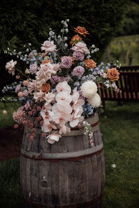 Wine Barrel Wedding Flowers, Barrel Wedding Cake, Wine Barrel Wedding, Barrel Flowers, Romantic Wine, Barrel Wedding, Dark Wedding, Wedding Ceremony Flowers, Ceremony Flowers