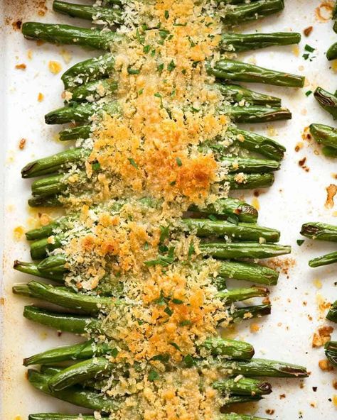 Overhead photo of Parmesan Roasted Green Beans on a tray, fresh out of the oven Asparagus Recipes Sauteed, Parmesan Roasted Green Beans, Cooking Fresh Green Beans, Asparagus Recipes, Asparagus Pasta, Roasted Green Beans, Recipetin Eats, Recipe Tin, Asparagus Recipe