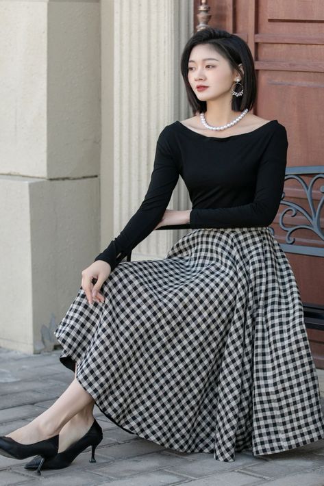 Elegant Checkered Linen Skirt .Outfits.Design.Top.Long.Pattern.Styles.Midi.Crochet Checkered Pattern Outfit, Formal Long Skirt Outfit, Black Plaid Skirt Outfit, Check Skirt Outfit, Checkered Skirt Outfit, Checked Skirt Outfit, Skirt Outfits Korean, Checkered Outfit, Skirt Outfits Aesthetic