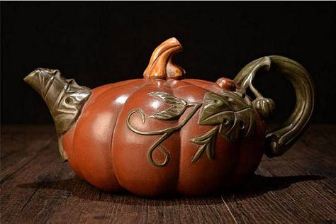 Very Fine Old Chinese Zisha Pottery Pumpkin Shape Teapot JiangRong Marks DS027 Halloween Teapot, Chinese Tea Pot, Fantasy Props, Clay Teapots, Ceramics Projects, Tea Pots Vintage, Chinese Tea, Kitchen Witch, Ceramic Teapots