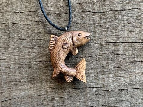 Fish Carvings Wood, Wood Carved Pendants, Wood Carving Jewelry, Wood Jewerly, Fish Wood Carving, Cabin Crafts, Coconut Shell Crafts, Hand Carved Walking Sticks, Woodworking Projects Unique