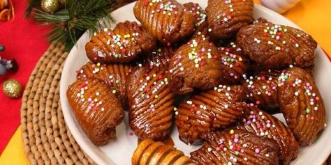 Italian Wine Cookies, Italian Wine Cookies Recipe, Turdilli Recipe, Calabrese Recipes, Struffoli Recipe, Italian Christmas Desserts, Italian Holiday Cookies, Italian Cookie Recipe, Italian Desserts Traditional