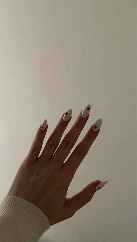 Trendy Nails Red And White, White Nails With Red Heart Acrylic, White And Red Heart Nails, White Nails With Simple Designs, White Nail With Heart, White And Red Nails Acrylic, Red Nails White Heart, White Nails With A Heart, Red White Nails Design