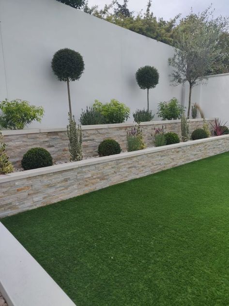 Rectangular Garden Design Ideas, Arriates Jardin Ideas, Small Garden Landscape, Landscaping Retaining Walls, Modern Backyard Landscaping, Back Garden Design, Easy Landscaping, Patio Garden Design, Modern Garden Design