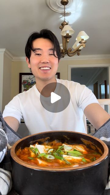 James Bok on Instagram: "the easiest kimchi chigae (stew) recipe you’ll find🤌  Ingredients: - Kimchi (2 cups) - Pork Belly or Neck (4 ounces) - Green Onions (2 stalks) - Tofu - Water (2 cups) - 1 anchovy broth packet - Garlic (1 tsp) - Kimchi Juice (1/2 cup) - White Vinegar (1 tsp) - this is optional!" Recipes That Use Kimchi, Sour Kimchi Recipes, Pork Belly Soup Recipes, Kimchi Chigae Recipe, Kimchi Jigae Recipe Vegetarian, Kimchi Soup Vegan, Kimchi Jigae Recipe, Kimchi Tofu Soup, Kimchi Stew Recipe Vegetarian