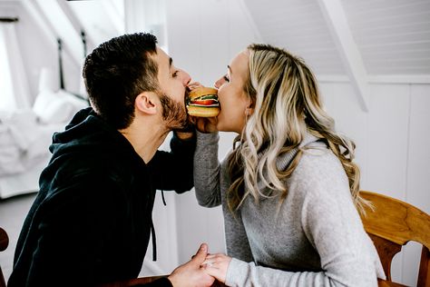 Couples Eating Together, Couple Eating Together Aesthetic, Couple Eating Together, Couples Eating, Photoshoot Cafe, Prenup Poses, Couple Eating, Friends Eating, Cake Photoshoot