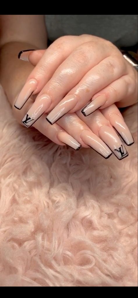 Louis vuitton Lv Nail Designs Short, Nails Acrylic Louis Vuitton, Designer Acrylic Nails Lv, Louis Vuitton Nails Coffin, Louis Vuitton Nails Short, Uñas Louis Vuitton, Ysl Nails Design, Designer Nails Louis Vuitton, Chanel Acrylic Nails