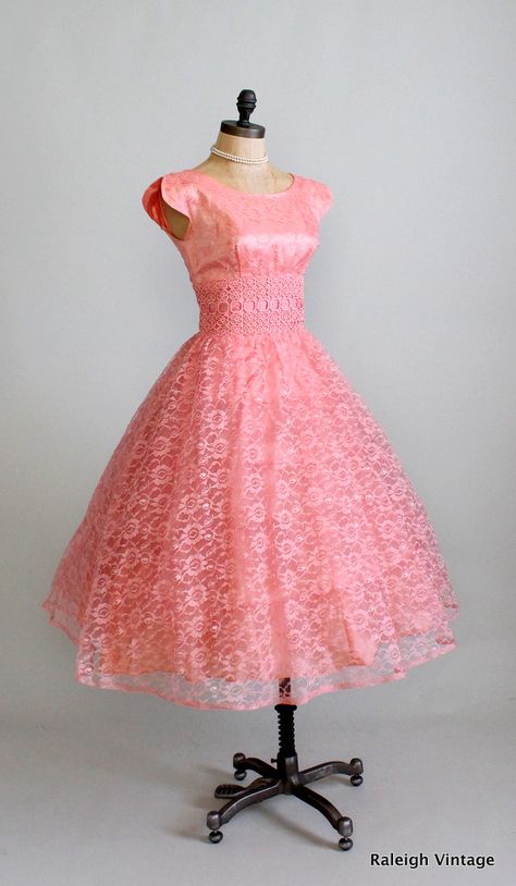 Vintage Frocks, 50's Dresses, 1950s Prom, 1950s Prom Dress, Dress Alternative, Roll Dress, Elegant Clothing, Peach Lace, Perfect Peach