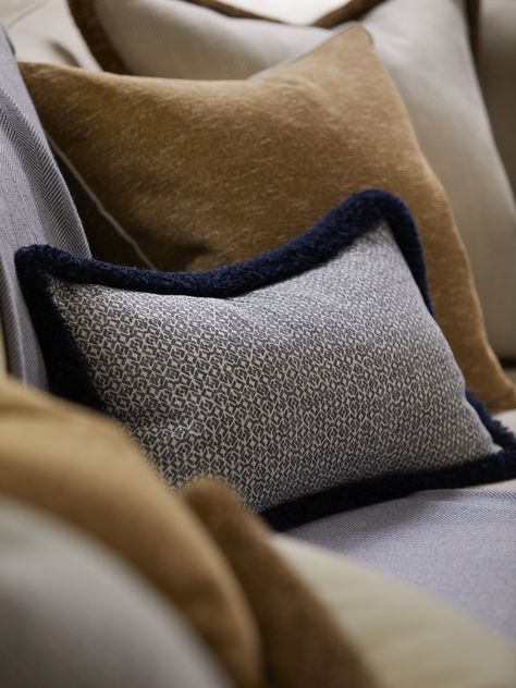 Famnily room cushions details Cushion Videography, Cushion Closures Ideas, Luxury Cushions On Sofa, Soho House Cushions, Cushion Detail, Fabric Window Treatments, London Family, Blue Board, Hotel Bed