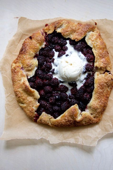 Blackberry Galette, Galette Recipes, Berry Galette, French Recipes Authentic, Eating Seasonally, Dandelion Greens, Crockpot Dessert Recipes, Blackberry Recipes, Galette Recipe