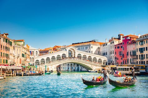 I’ve Lived in Venice for a Decade—Here’s What I Want Tourists to Know Places In Italy, Tourist Trap, Pedestrian Bridge, Dubrovnik, Turin, Venice Italy, Day Tours, Walking Tour, Cancun