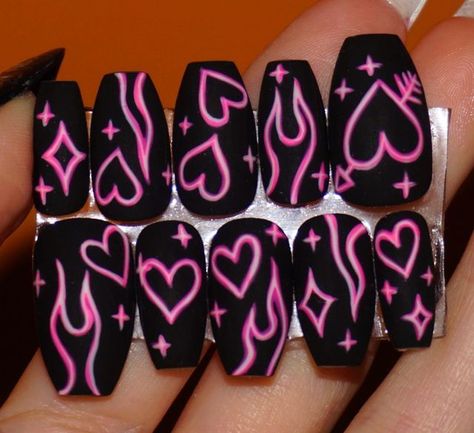 Glow Heart Nails, Valentines Day Nails Pink And Black, Punk Valentines Nails, Blacklight Nails, Pink Emo Nails, Pink Punk Nails, Black And Neon Pink Nails, Neon Heart Nails, Emo Valentines Nails