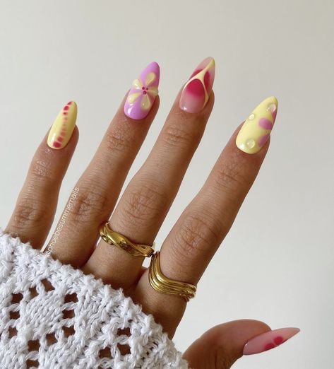 Barcelona Inspired Nails, Bali Nails Design, Tulum Nails, Unique French Tips, Barcelona Nails, Nail Art Tutorial Videos, Yellow And Pink Nails, Bali Nails, Easy Nails