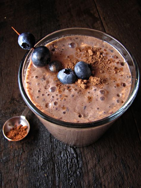 Chocolate Blueberry Smoothie Almond Butter Smoothie, Highbush Blueberry, Chocolate Blueberry, Blueberry Chocolate, Blueberry Smoothie, Chocolate Smoothie, Chocolate Milkshake, Blueberries Smoothie, Blueberry Recipes