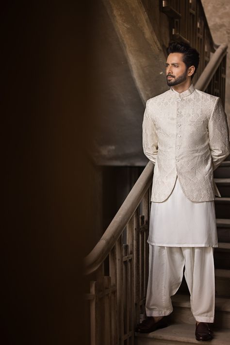 Nikah Dress Men, Men Nikah Outfit, Shadi Outfit For Men, Pakistani Wedding Outfits Men, Nikkah Dress For Men, Nikkah Outfit Men, Nikah Dress For Men, Pakistani Groom Outfits For Men, Sherwani Pakistani