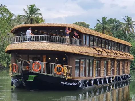 Luxury Alleppey Houseboat Booking | Alleppey Houseboat Package Luxury Houseboats, Boat House, Fantasy House, Houseboat, House Boat, Breathtaking Views, Tourism, How To Memorize Things, Packaging