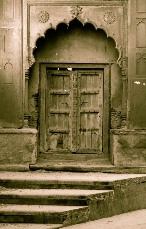 Bhau Beej, Green Doors, Architectural Buildings, Open Sesame, India Architecture, Ancient Indian Architecture, Decoration For Ganpati, Mughal Architecture, Indian Doors