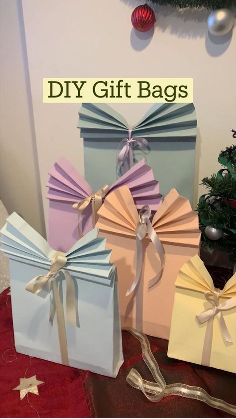 DIY Gift Bags | Gifts wrapping diy, Simple gift wrapping, Gifts Hand Bag Gift Wrapping Ideas, Diy Explosion Box Tutorials, Diy Gift Bags, Wrapping Inspiration, Creative Wrapping, Dior Aesthetic, Gift Wrapping Techniques, Creative Gift Wraps, Gift Bags Diy